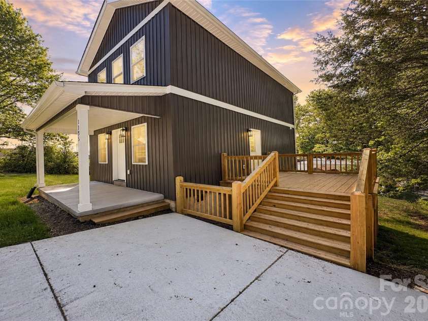 1135 Apple Lane, Granite Falls, NC 28630.  MLS# CAR4382438, YatesRealty ID 25141. 