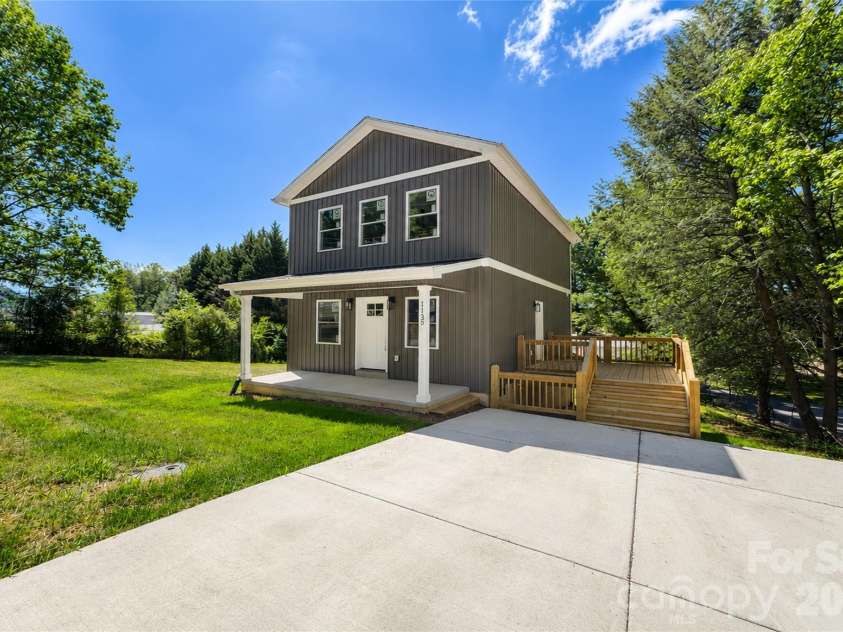 1135 Apple Lane, Granite Falls, NC 28630.  MLS# CAR4382438, YatesRealty ID 25141. 
