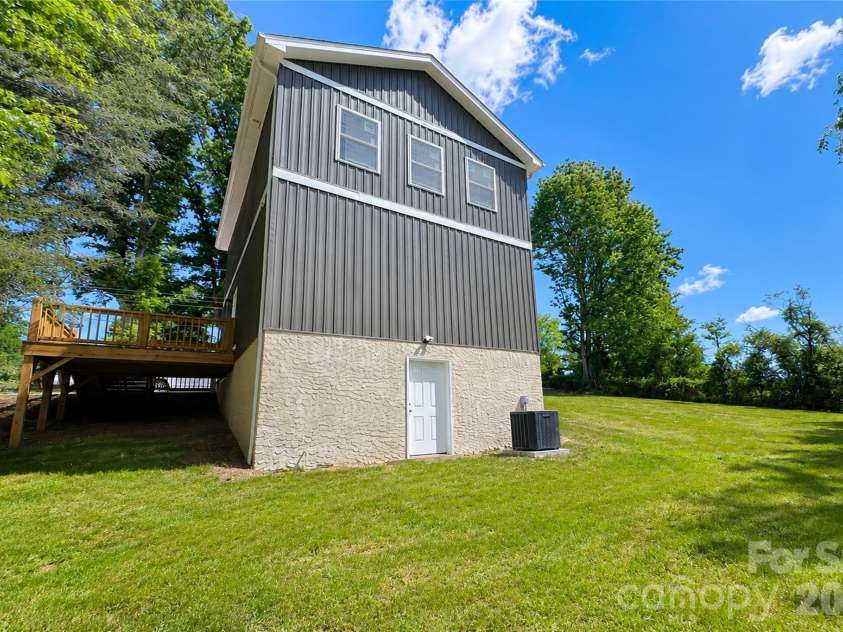 1135 Apple Lane, Granite Falls, NC 28630.  MLS# CAR4382438, YatesRealty ID 25141. 
