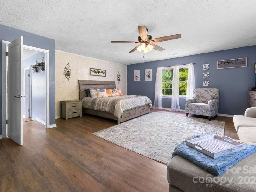 31 Bailey Mathes Farm Lane, Newland, NC 28657.  MLS# CAR4279616, YatesRealty ID 25141. 