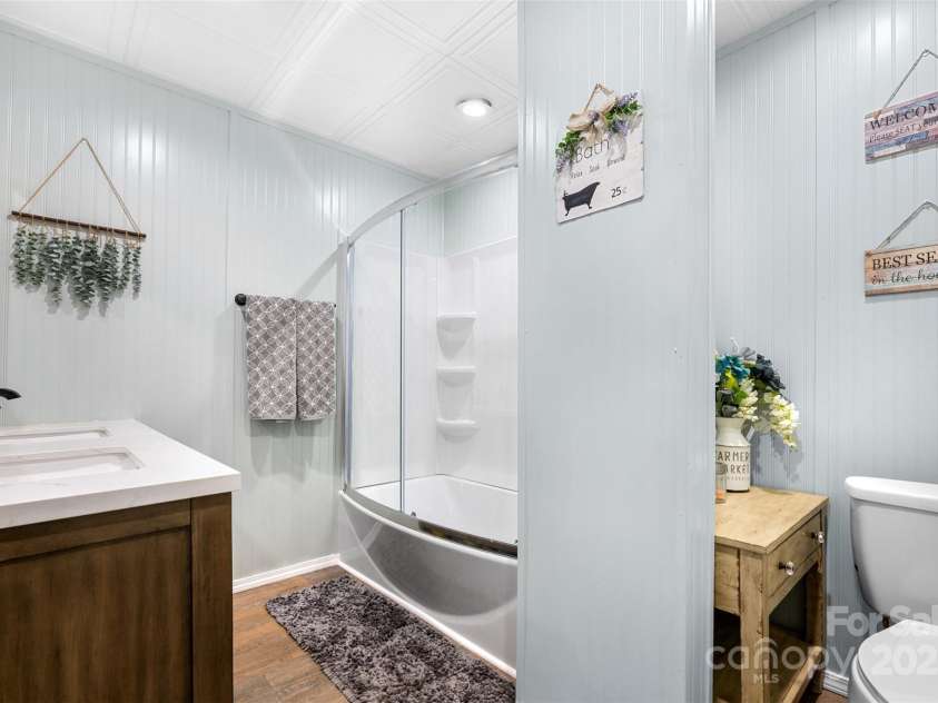 31 Bailey Mathes Farm Lane, Newland, NC 28657.  MLS# CAR4279616, YatesRealty ID 25141. 