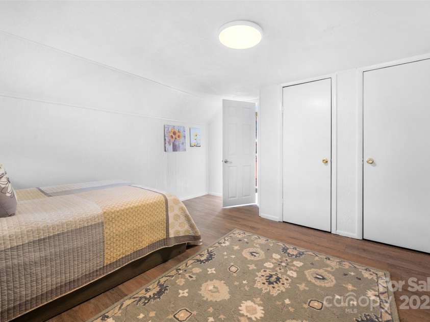 31 Bailey Mathes Farm Lane, Newland, NC 28657.  MLS# CAR4279616, YatesRealty ID 25141. 