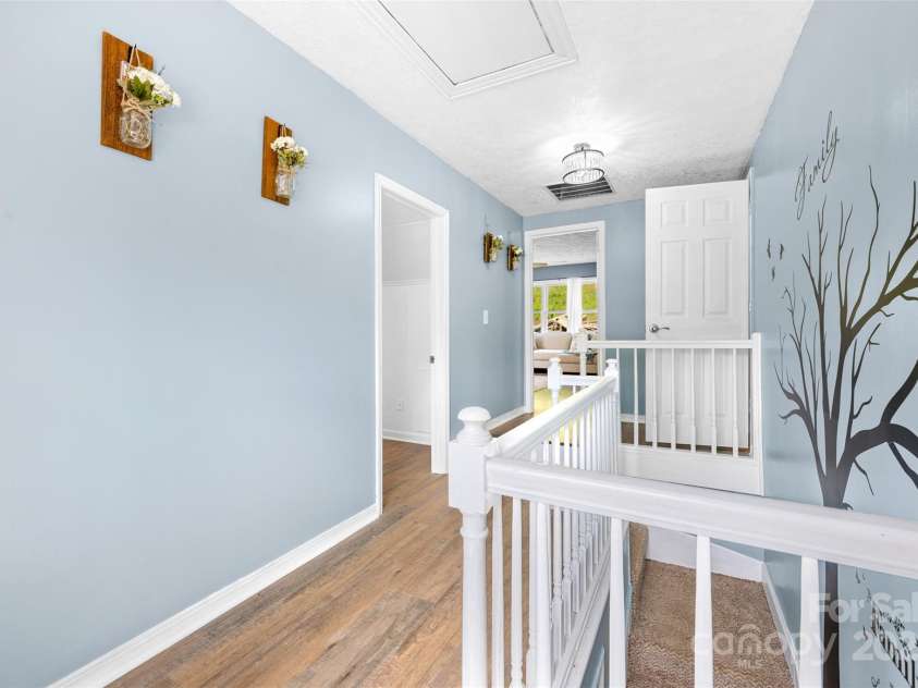 31 Bailey Mathes Farm Lane, Newland, NC 28657.  MLS# CAR4279616, YatesRealty ID 25141. 