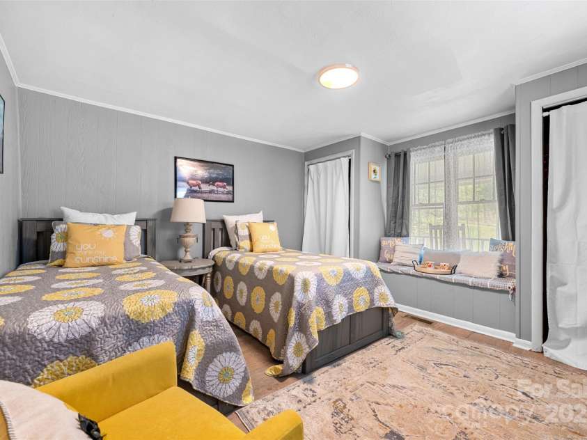 31 Bailey Mathes Farm Lane, Newland, NC 28657.  MLS# CAR4279616, YatesRealty ID 25141. 