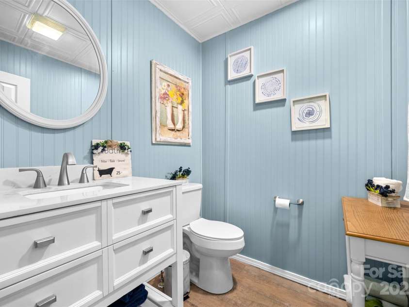 31 Bailey Mathes Farm Lane, Newland, NC 28657.  MLS# CAR4279616, YatesRealty ID 25141. 