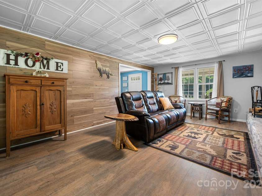 31 Bailey Mathes Farm Lane, Newland, NC 28657.  MLS# CAR4279616, YatesRealty ID 25141. 