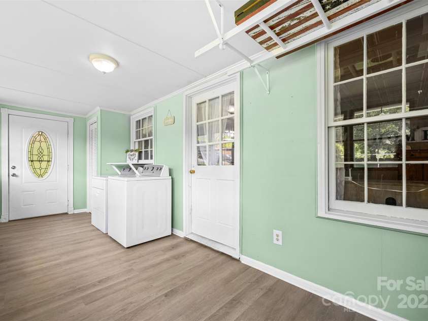 31 Bailey Mathes Farm Lane, Newland, NC 28657.  MLS# CAR4279616, YatesRealty ID 25141. 