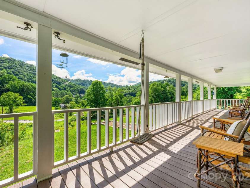 31 Bailey Mathes Farm Lane, Newland, NC 28657.  MLS# CAR4279616, YatesRealty ID 25141. 