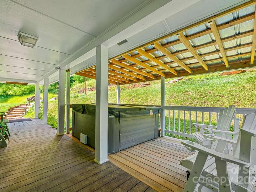 31 Bailey Mathes Farm Lane, Newland, NC 28657.  MLS# CAR4279616, YatesRealty ID 25141. 