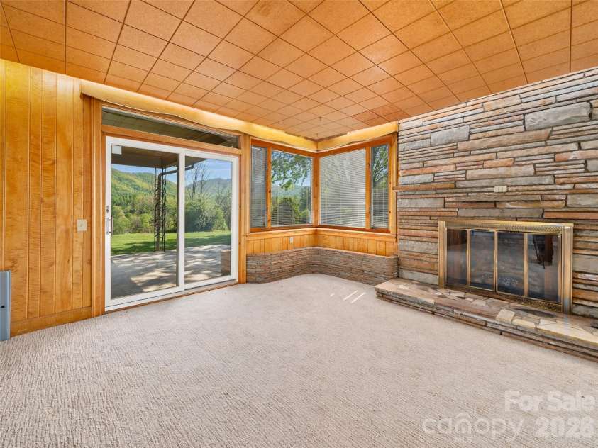 110 Crest View Road, Burnsville, NC 28714.  MLS# CAR4381497, YatesRealty ID 25142. 