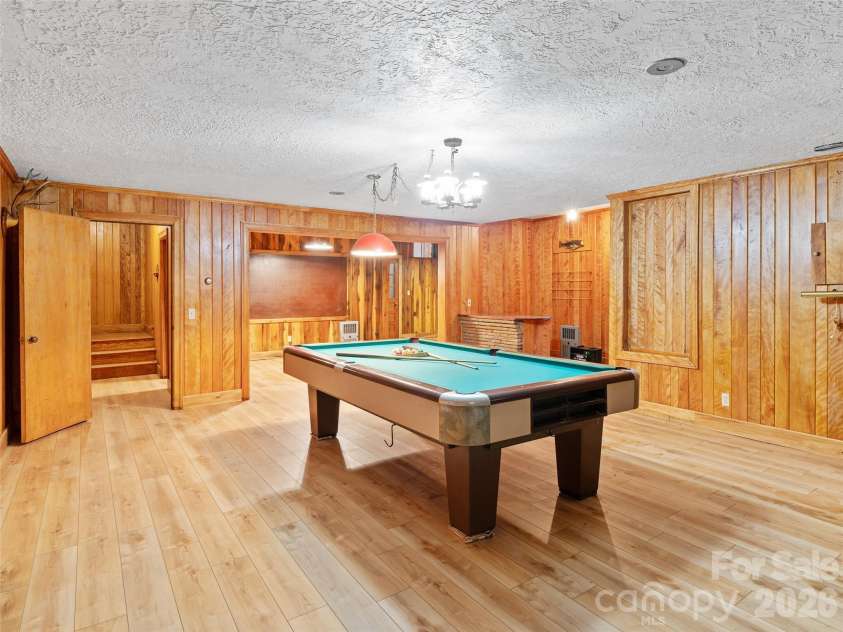 110 Crest View Road, Burnsville, NC 28714.  MLS# CAR4381497, YatesRealty ID 25142. 
