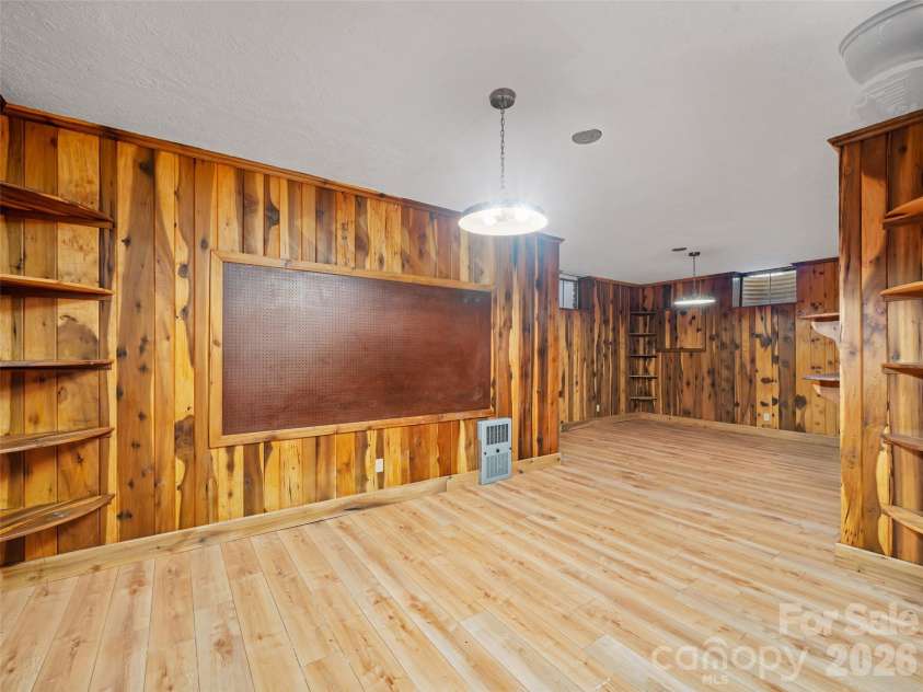 110 Crest View Road, Burnsville, NC 28714.  MLS# CAR4381497, YatesRealty ID 25142. 
