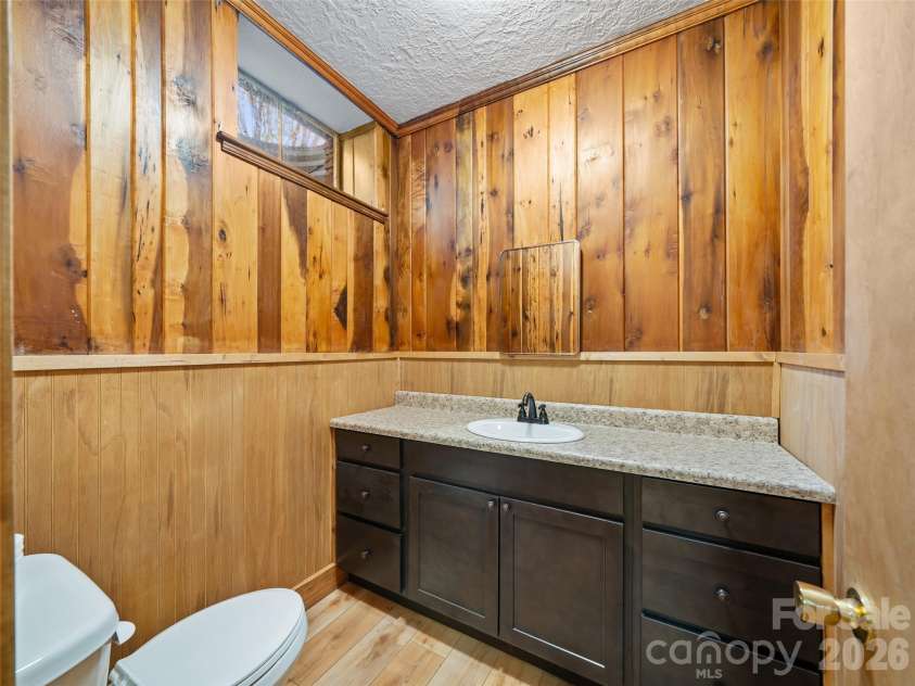 110 Crest View Road, Burnsville, NC 28714.  MLS# CAR4381497, YatesRealty ID 25142. 