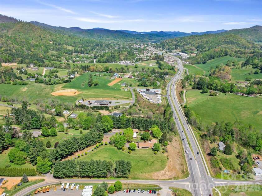 110 Crest View Road, Burnsville, NC 28714.  MLS# CAR4381497, YatesRealty ID 25142. 