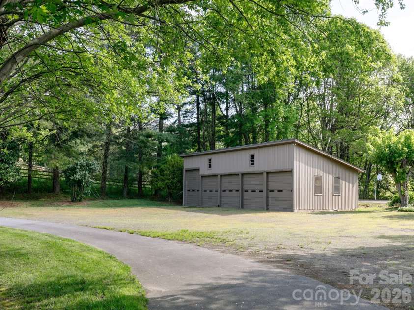 110 Crest View Road, Burnsville, NC 28714.  MLS# CAR4381497, YatesRealty ID 25142. 