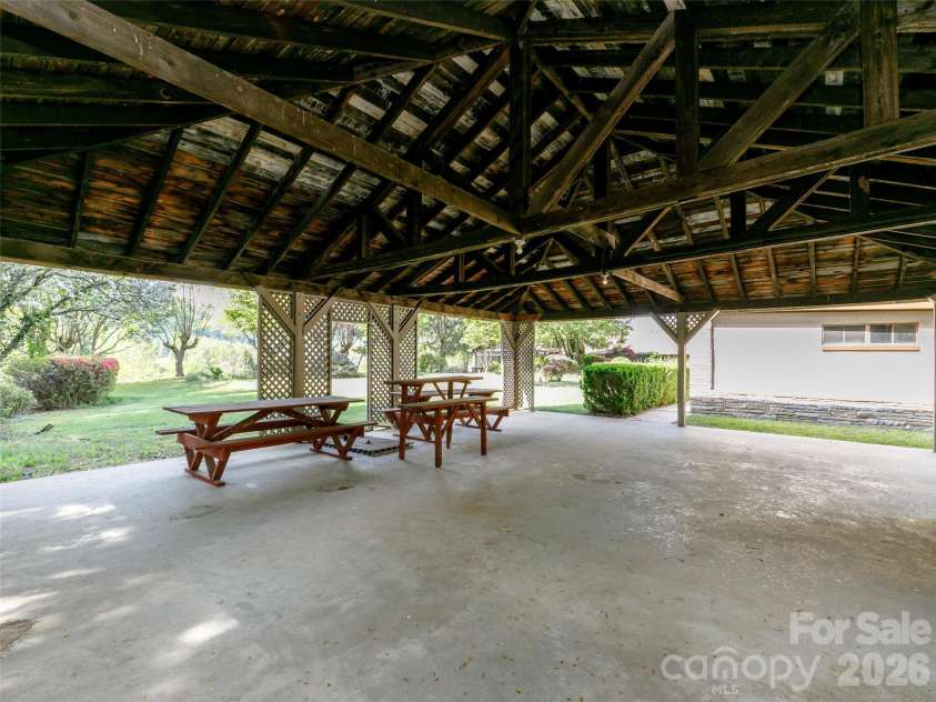 110 Crest View Road, Burnsville, NC 28714.  MLS# CAR4381497, YatesRealty ID 25142. 