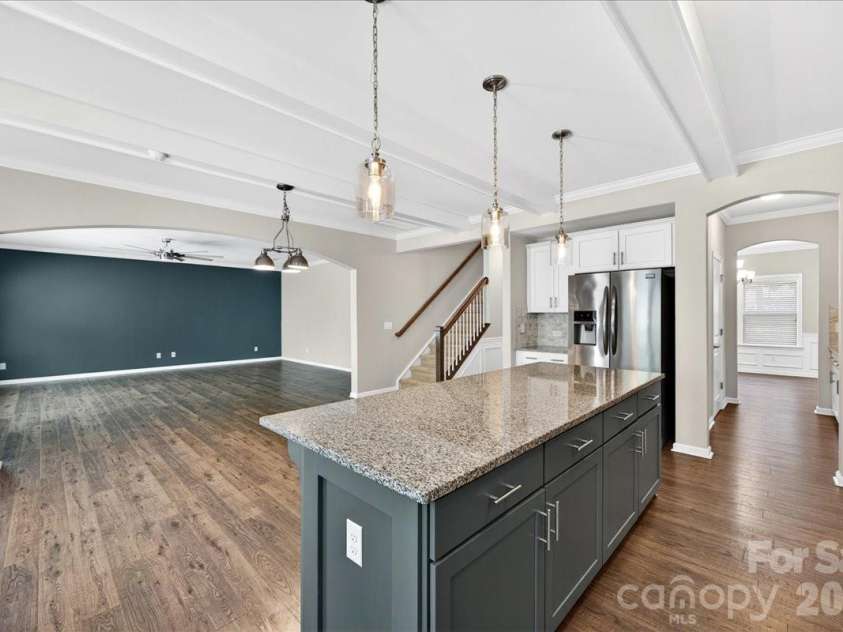 2053 Pine Siskin Court, Fort Mill, SC 29707.  MLS# CAR4381919, YatesRealty ID 25143. Kitchen
