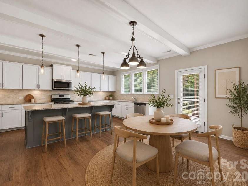 2053 Pine Siskin Court, Fort Mill, SC 29707.  MLS# CAR4381919, YatesRealty ID 25143. Virtually Staged
