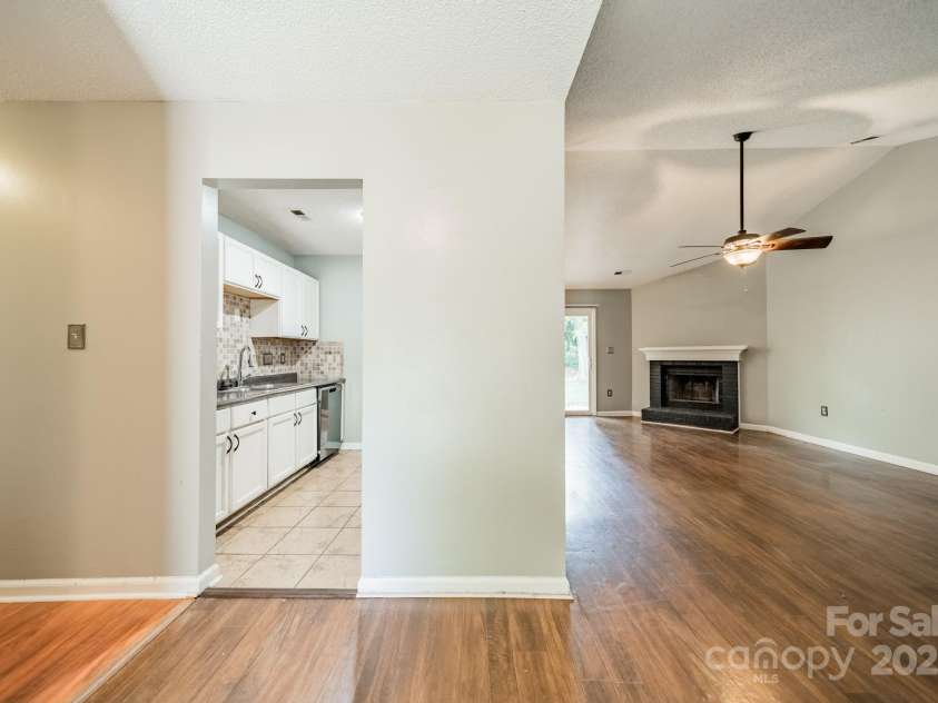 8027 Sherington Way, Charlotte, NC 28227.  MLS# CAR4279993, YatesRealty ID 25143. 