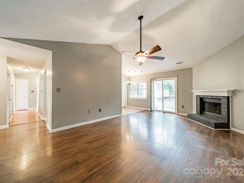 8027 Sherington Way, Charlotte, NC 28227.  MLS# CAR4279993, YatesRealty ID 25143. 