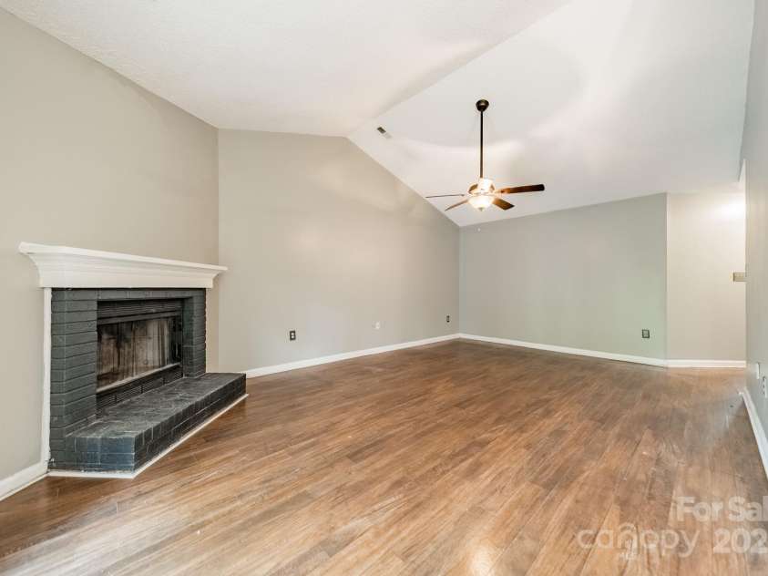 8027 Sherington Way, Charlotte, NC 28227.  MLS# CAR4279993, YatesRealty ID 25143. 