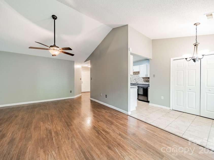 8027 Sherington Way, Charlotte, NC 28227.  MLS# CAR4279993, YatesRealty ID 25143. 