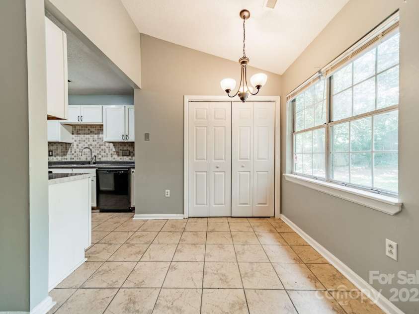 8027 Sherington Way, Charlotte, NC 28227.  MLS# CAR4279993, YatesRealty ID 25143. 
