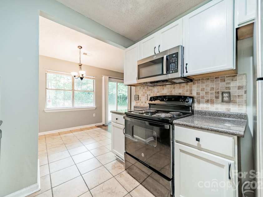 8027 Sherington Way, Charlotte, NC 28227.  MLS# CAR4279993, YatesRealty ID 25143. 