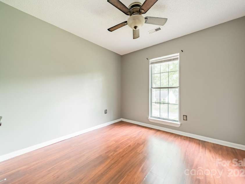 8027 Sherington Way, Charlotte, NC 28227.  MLS# CAR4279993, YatesRealty ID 25143. 