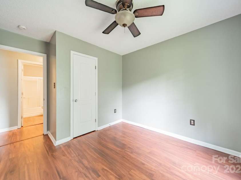 8027 Sherington Way, Charlotte, NC 28227.  MLS# CAR4279993, YatesRealty ID 25143. 