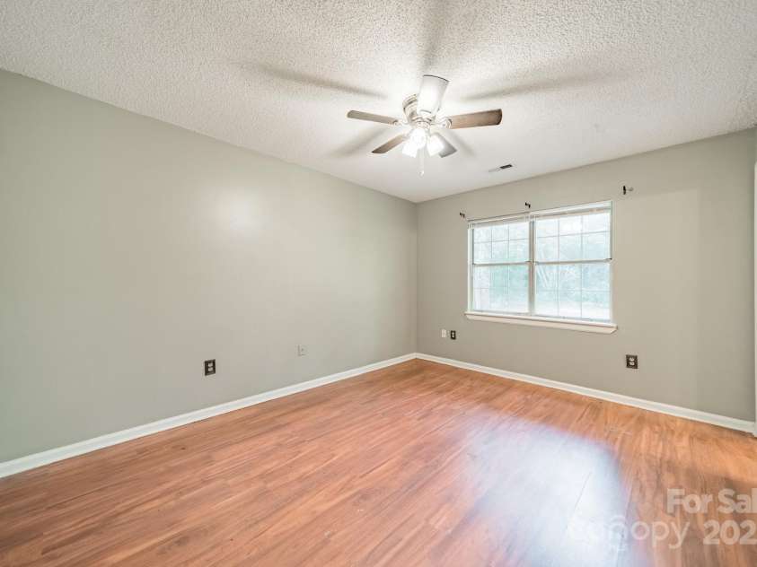 8027 Sherington Way, Charlotte, NC 28227.  MLS# CAR4279993, YatesRealty ID 25143. 