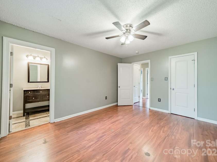 8027 Sherington Way, Charlotte, NC 28227.  MLS# CAR4279993, YatesRealty ID 25143. 