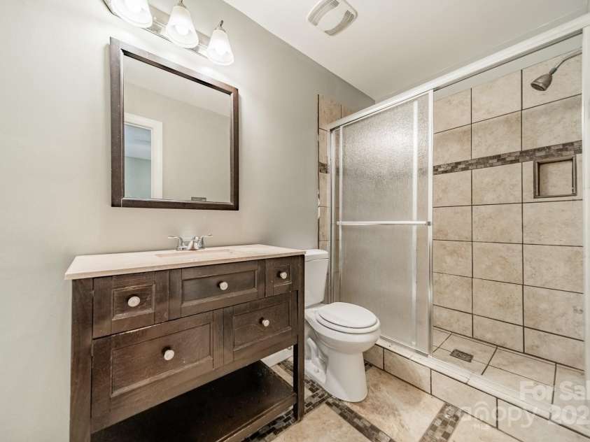 8027 Sherington Way, Charlotte, NC 28227.  MLS# CAR4279993, YatesRealty ID 25143. 