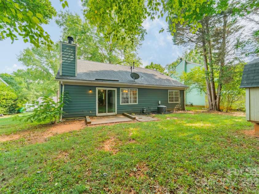 8027 Sherington Way, Charlotte, NC 28227.  MLS# CAR4279993, YatesRealty ID 25143. 