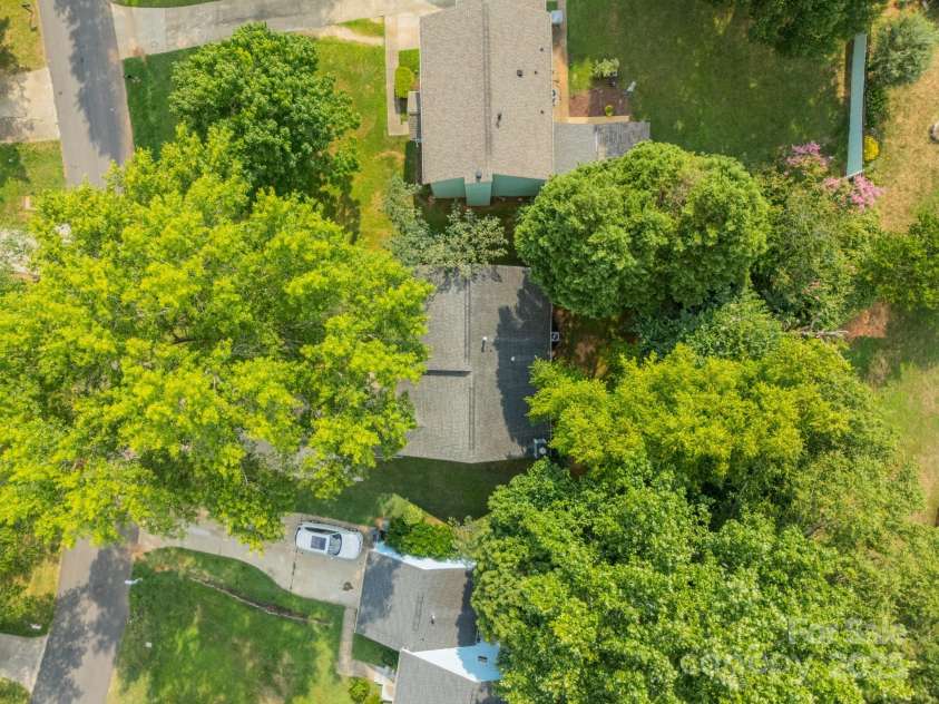 8027 Sherington Way, Charlotte, NC 28227.  MLS# CAR4279993, YatesRealty ID 25143. 