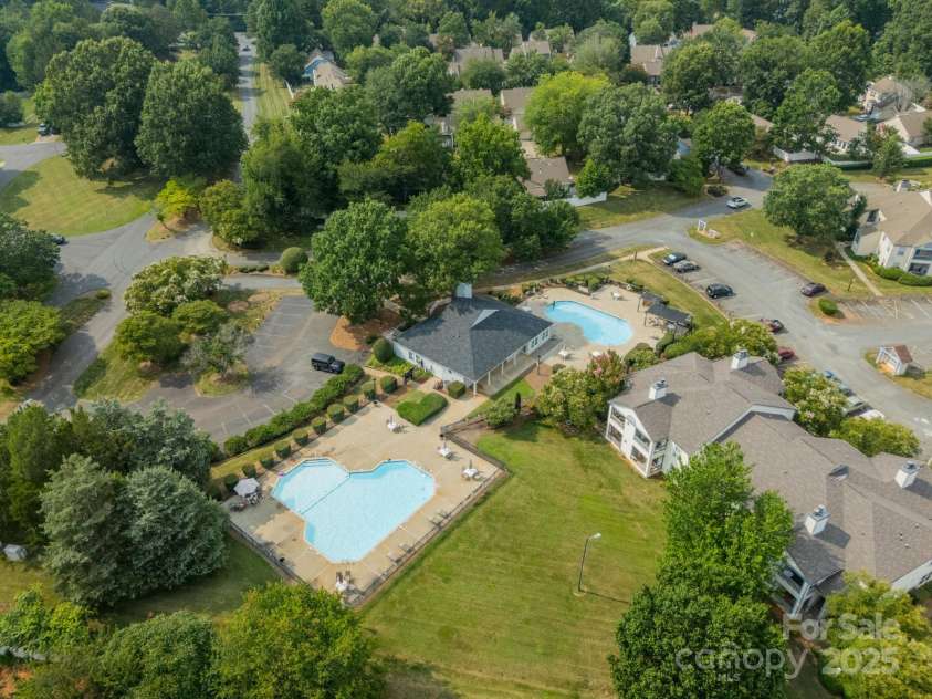 8027 Sherington Way, Charlotte, NC 28227.  MLS# CAR4279993, YatesRealty ID 25143. 