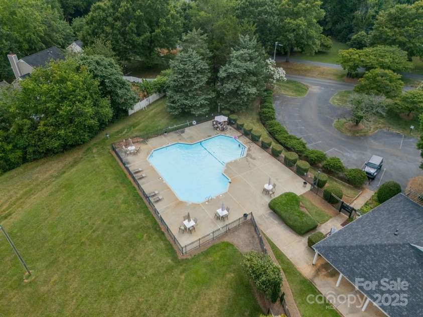 8027 Sherington Way, Charlotte, NC 28227.  MLS# CAR4279993, YatesRealty ID 25143. 