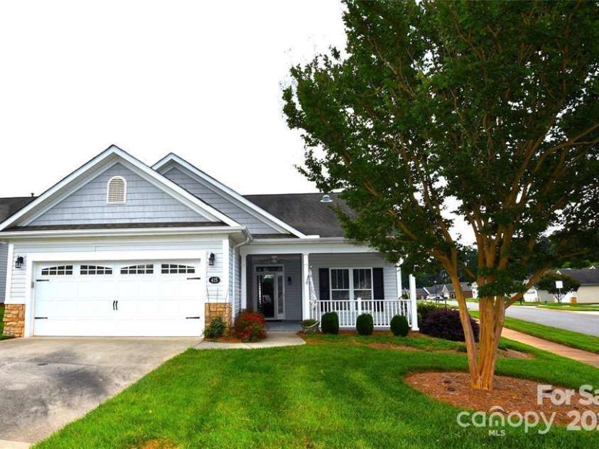 415 Garner Drive, Salisbury, NC 28146.  MLS# CAR4280387, YatesRealty ID 25144. 