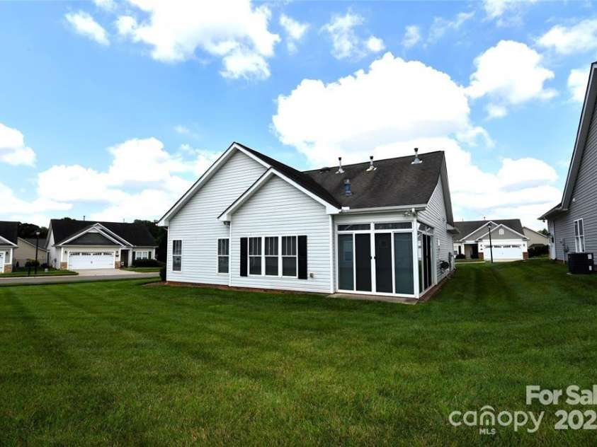 415 Garner Drive, Salisbury, NC 28146.  MLS# CAR4280387, YatesRealty ID 25144. 