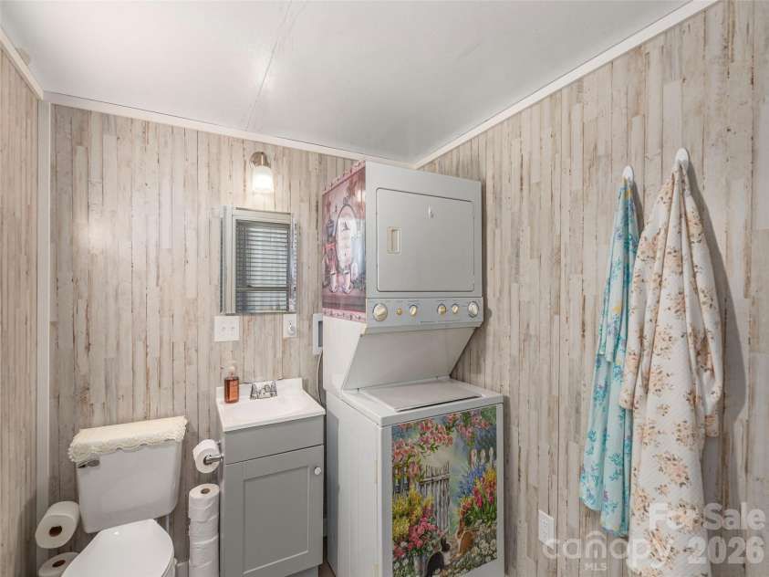 4 Levi Drive, Maggie Valley, NC 28751.  MLS# CAR4383759, YatesRealty ID 25146. 