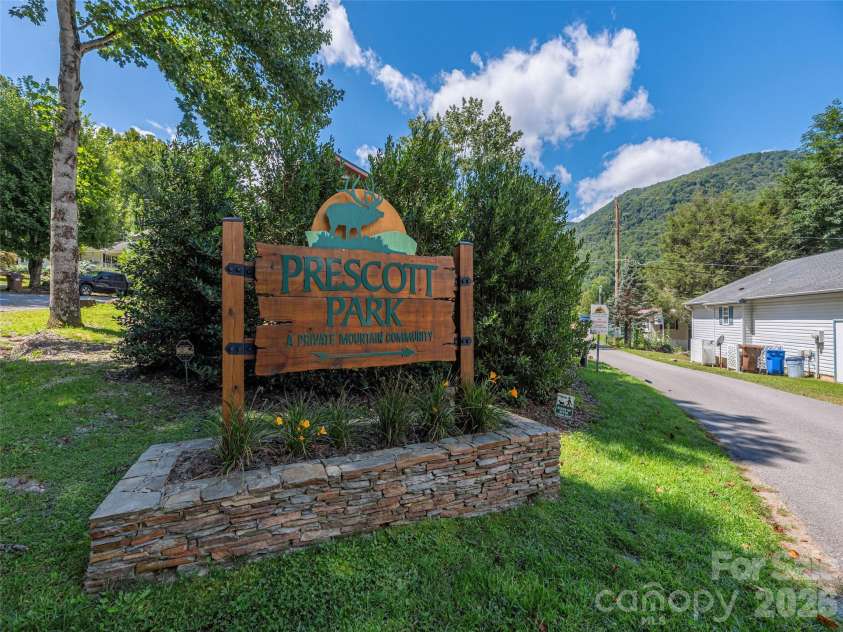 4 Levi Drive, Maggie Valley, NC 28751.  MLS# CAR4383759, YatesRealty ID 25146. 