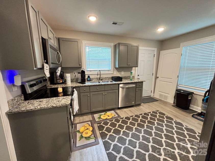 408 22nd Street, Kannapolis, NC 28083.  MLS# CAR4280401, YatesRealty ID 25147. 