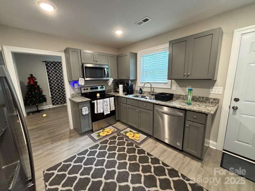 408 22nd Street, Kannapolis, NC 28083.  MLS# CAR4280401, YatesRealty ID 25147. 