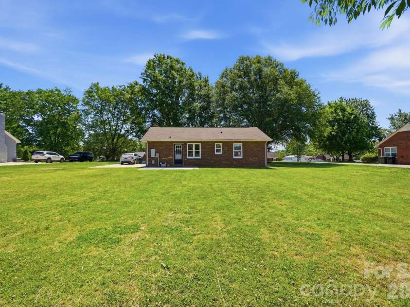 4711 Myers Road, Monroe, NC 28110.  MLS# CAR4380036, YatesRealty ID 25149. 