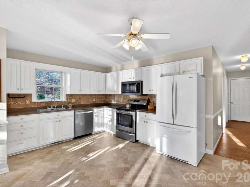 834 Indian Trail Run, Inman, SC 29349.  MLS# CAR4335354, YatesRealty ID 2515. 