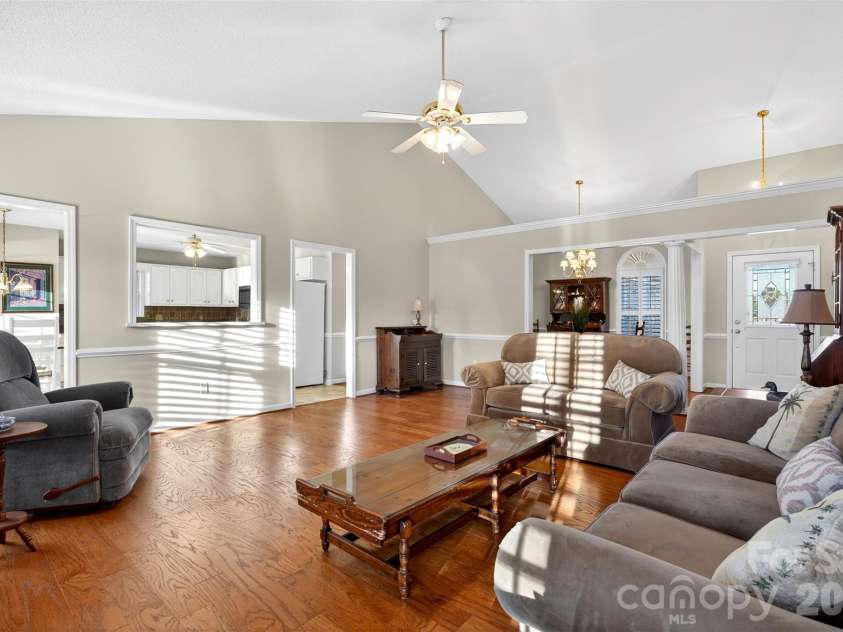 834 Indian Trail Run, Inman, SC 29349.  MLS# CAR4335354, YatesRealty ID 2515. 