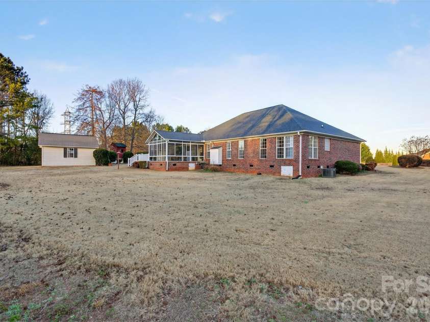 834 Indian Trail Run, Inman, SC 29349.  MLS# CAR4335354, YatesRealty ID 2515. 