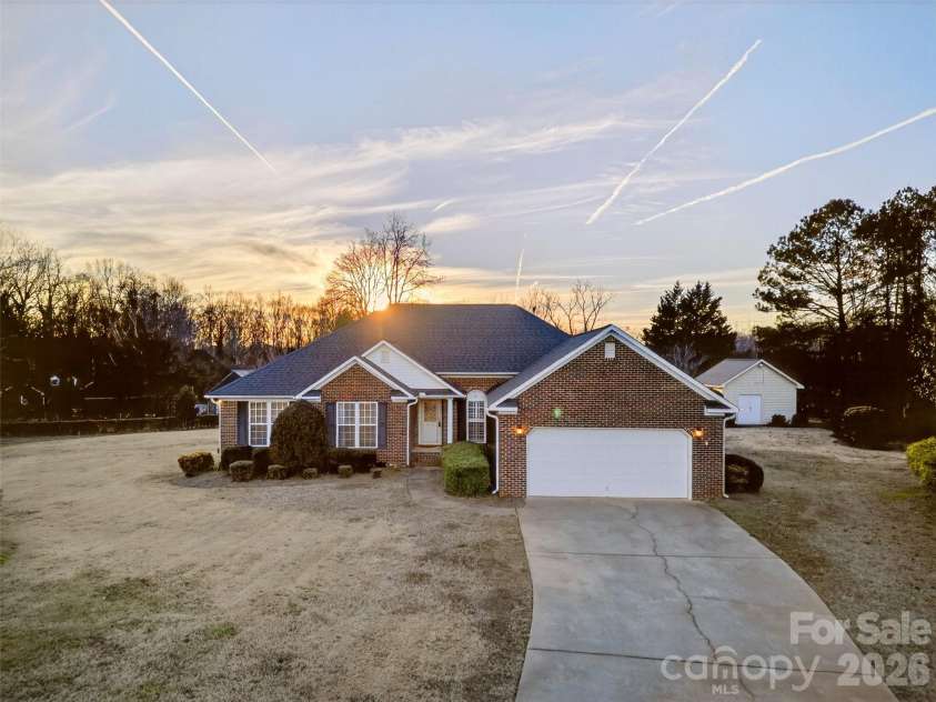 834 Indian Trail Run, Inman, SC 29349.  MLS# CAR4335354, YatesRealty ID 2515. 