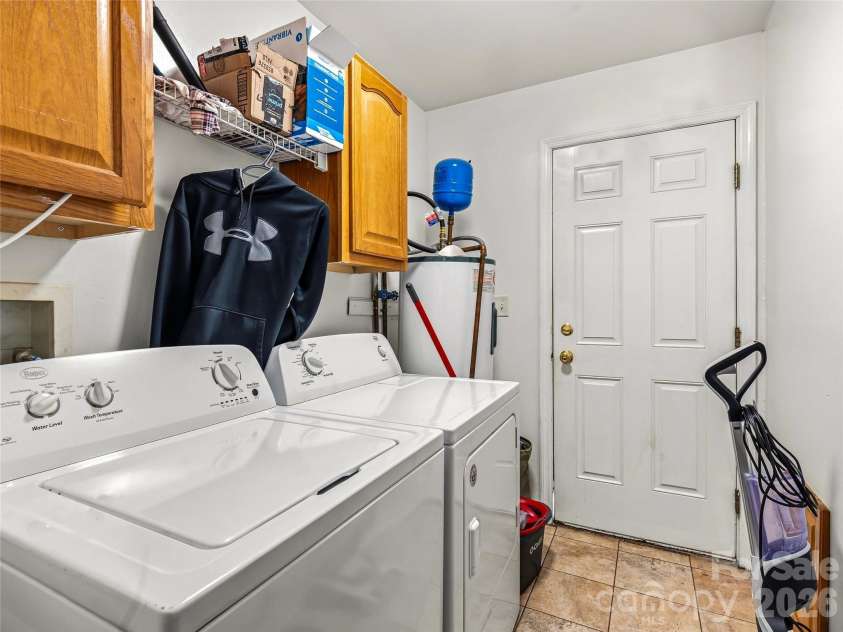 144 Hanover Street, Asheville, NC 28806.  MLS# CAR4405557, YatesRealty ID 25150. 