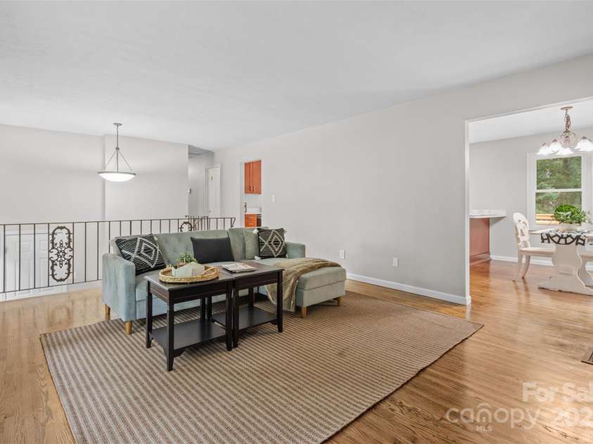 15 Beaverdam Court, Asheville, NC 28804.  MLS# CAR4280351, YatesRealty ID 25151. 